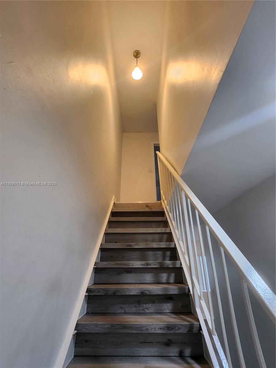 4320 NW 11th St #B Miami, FL 33126