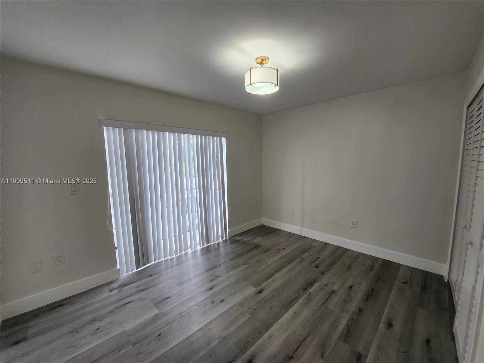 4320 NW 11th St #B Miami, FL 33126