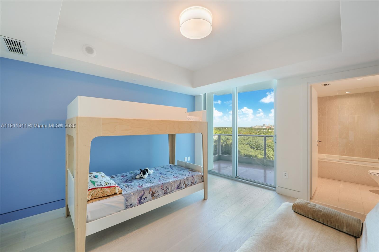 2627 S Bayshore Dr #1103 Miami, FL 33133