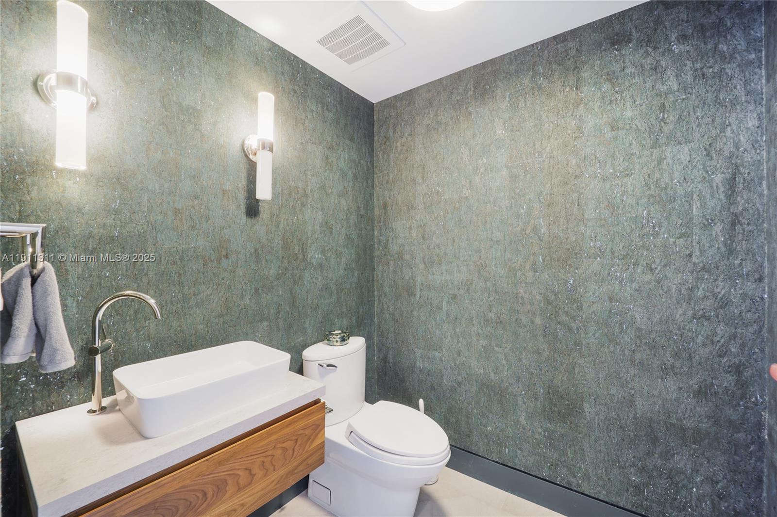 2627 S Bayshore Dr #1103 Miami, FL 33133