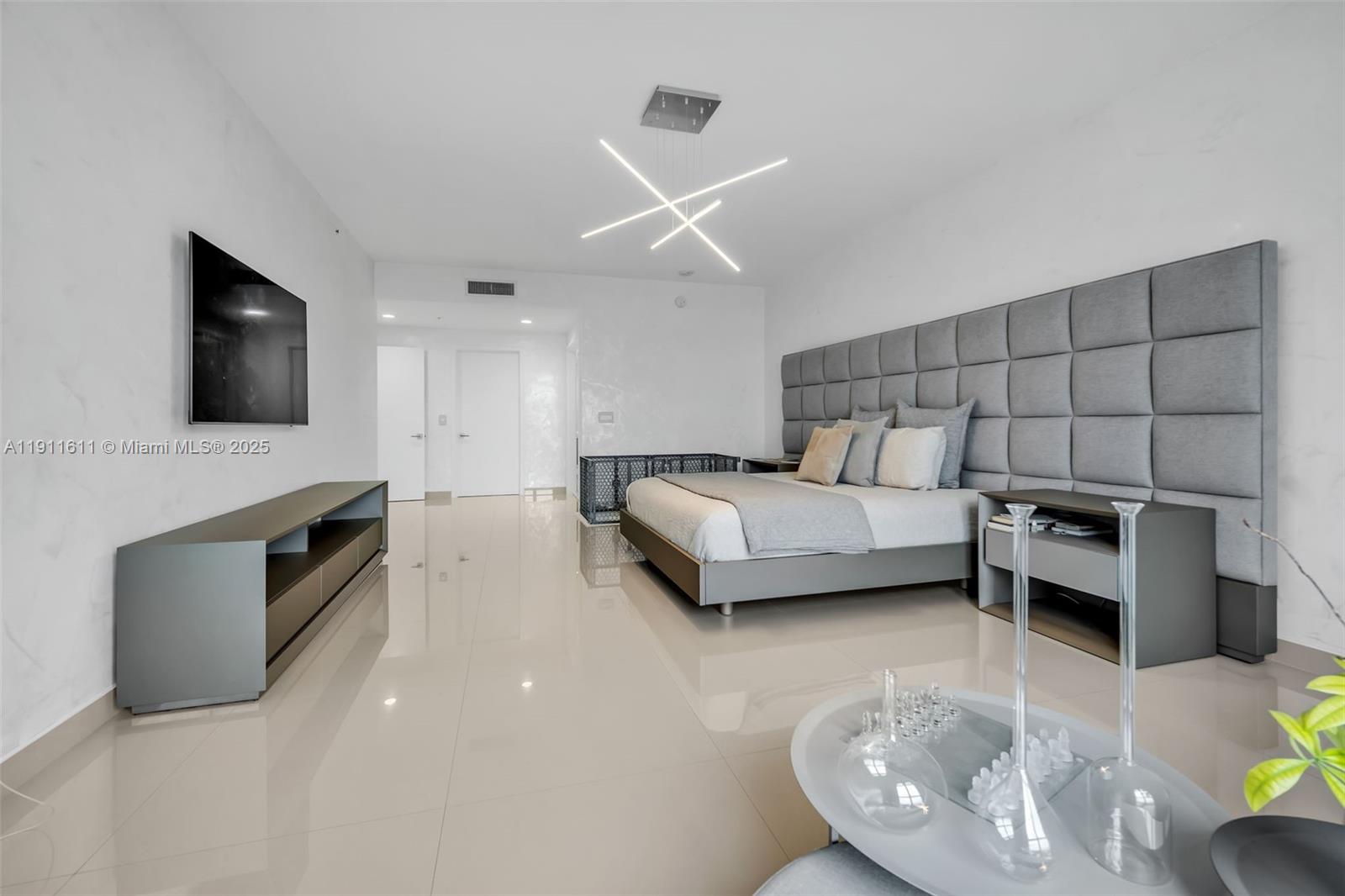 17301 Biscayne Blvd #910 North Miami Beach, FL 33160