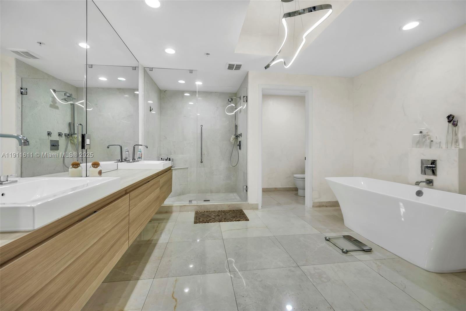 17301 Biscayne Blvd #910 North Miami Beach, FL 33160