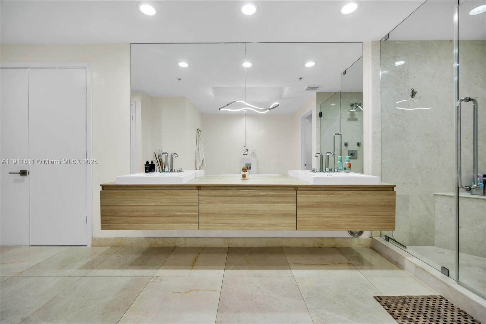 17301 Biscayne Blvd #910 North Miami Beach, FL 33160