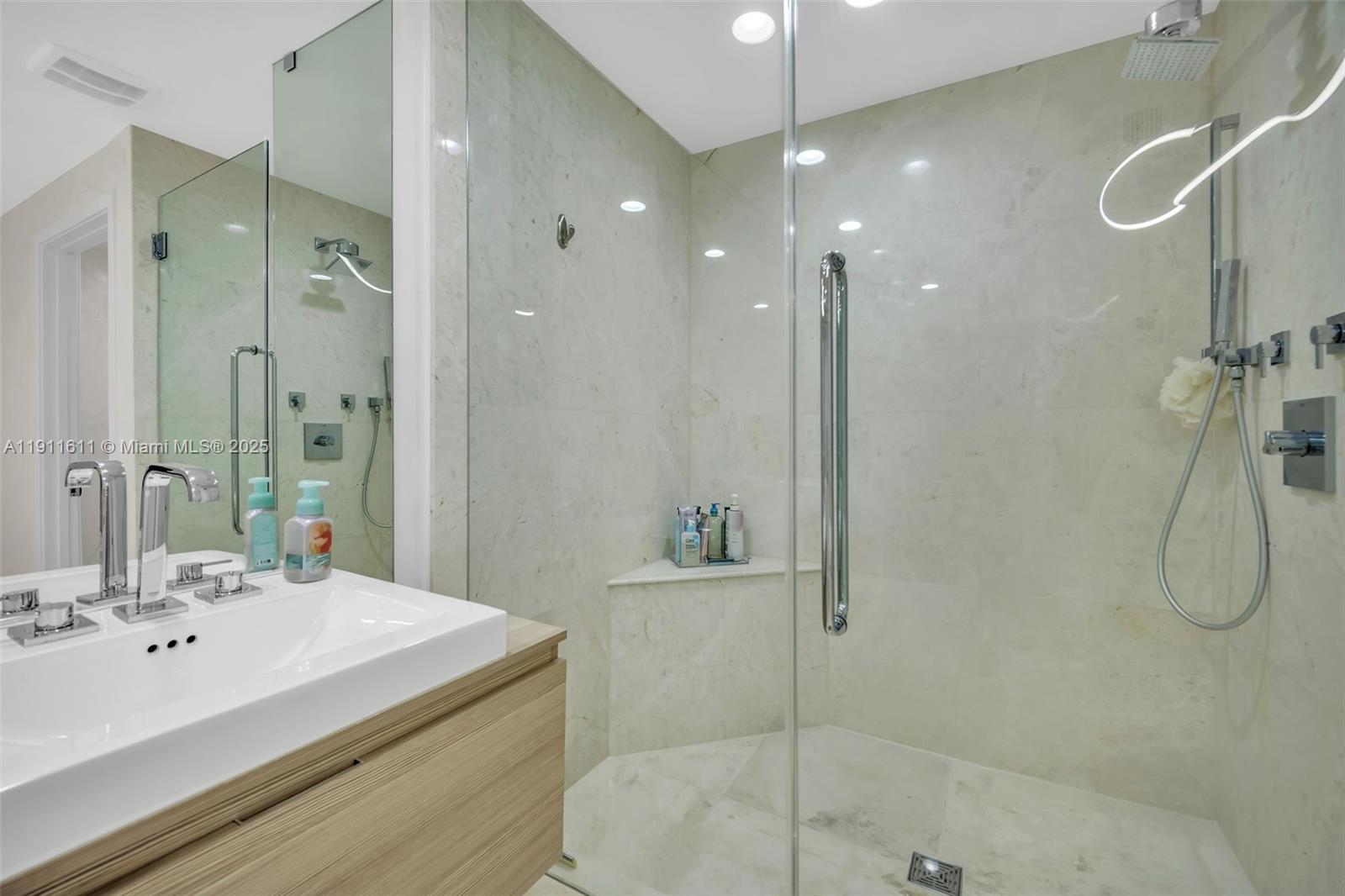 17301 Biscayne Blvd #910 North Miami Beach, FL 33160