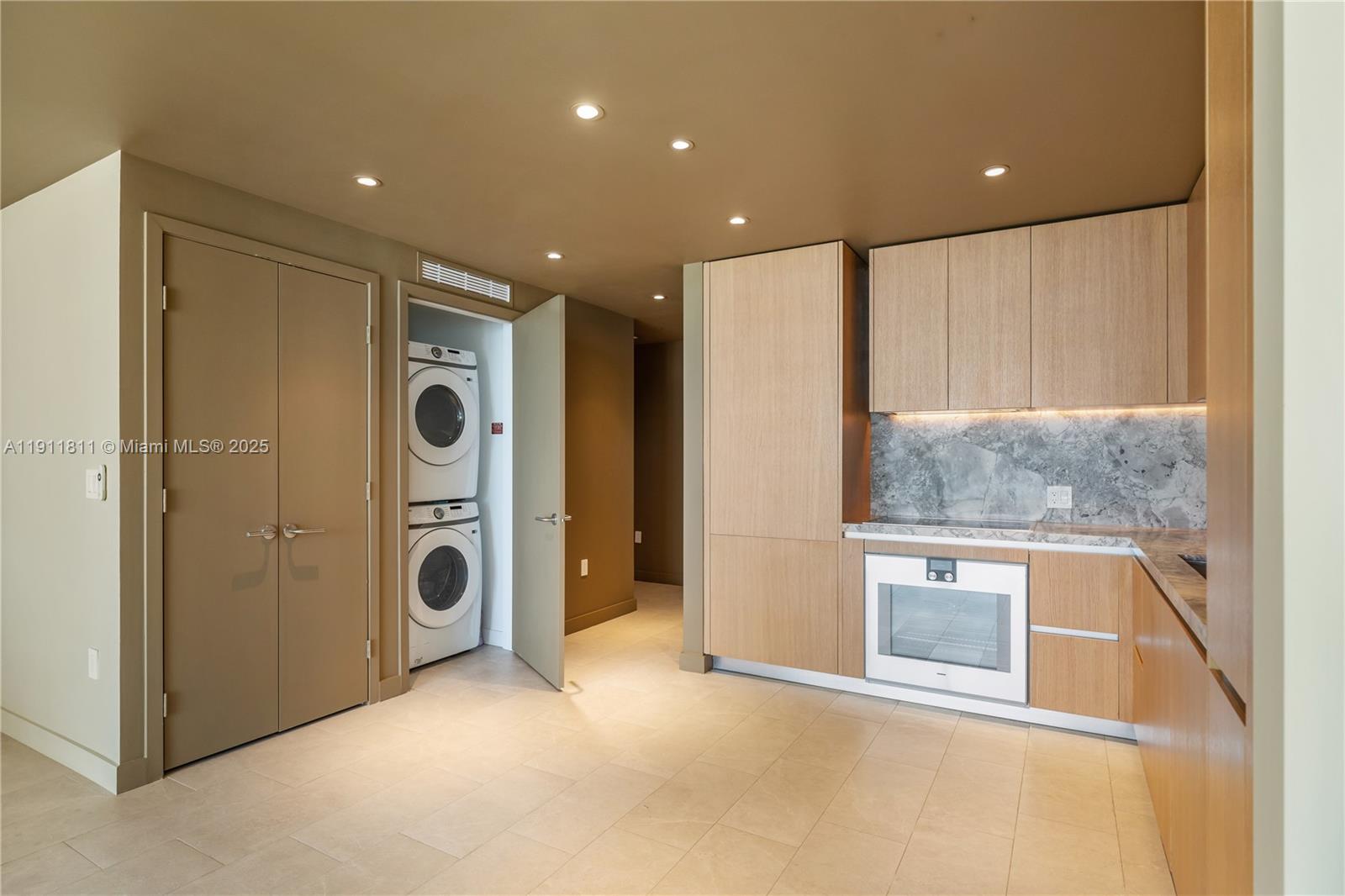 500 Alton Rd #802 Miami Beach, FL 33139