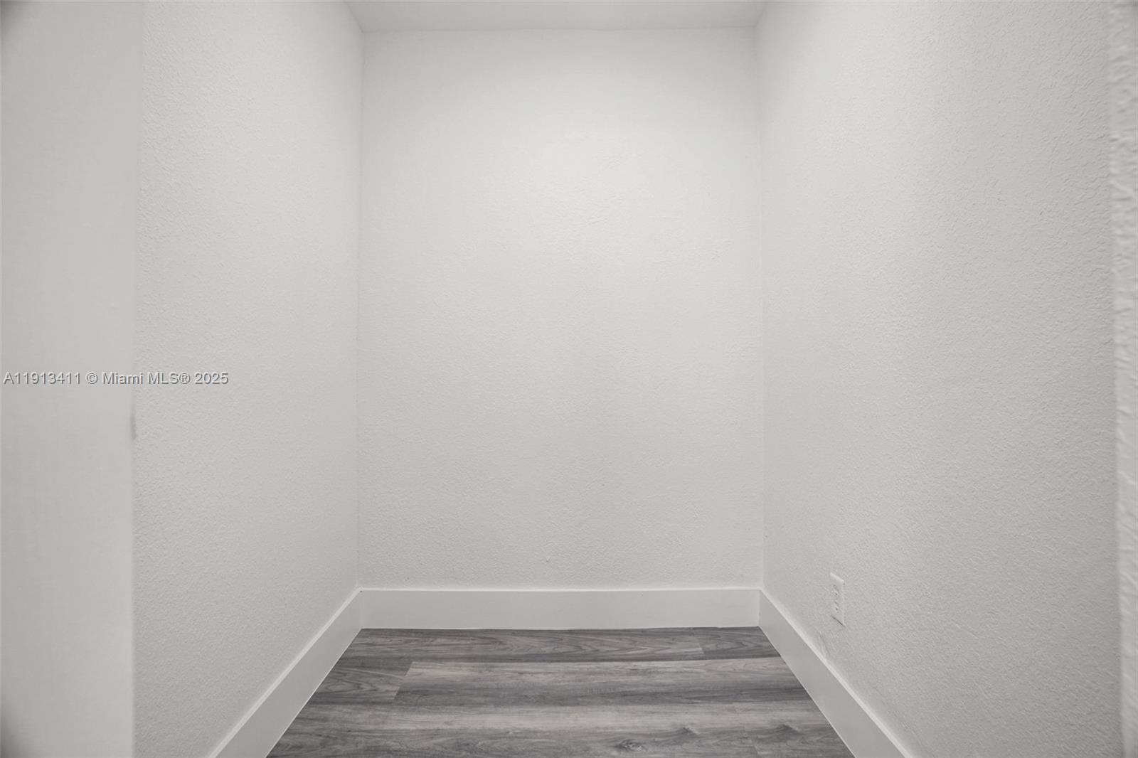 1426 NW 28th St Miami, FL 33142