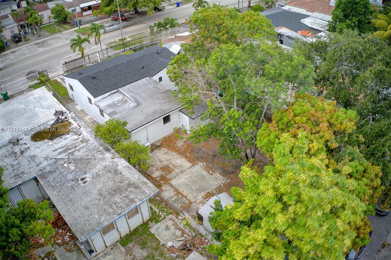 1426 NW 28th St Miami, FL 33142