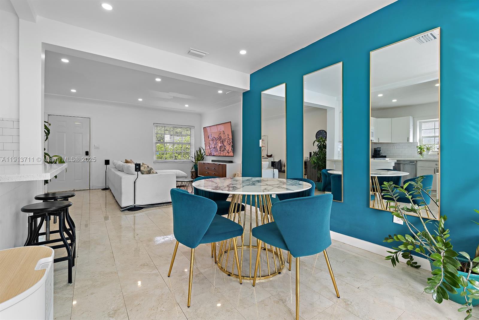 794 NW 45th St Miami, FL 33127