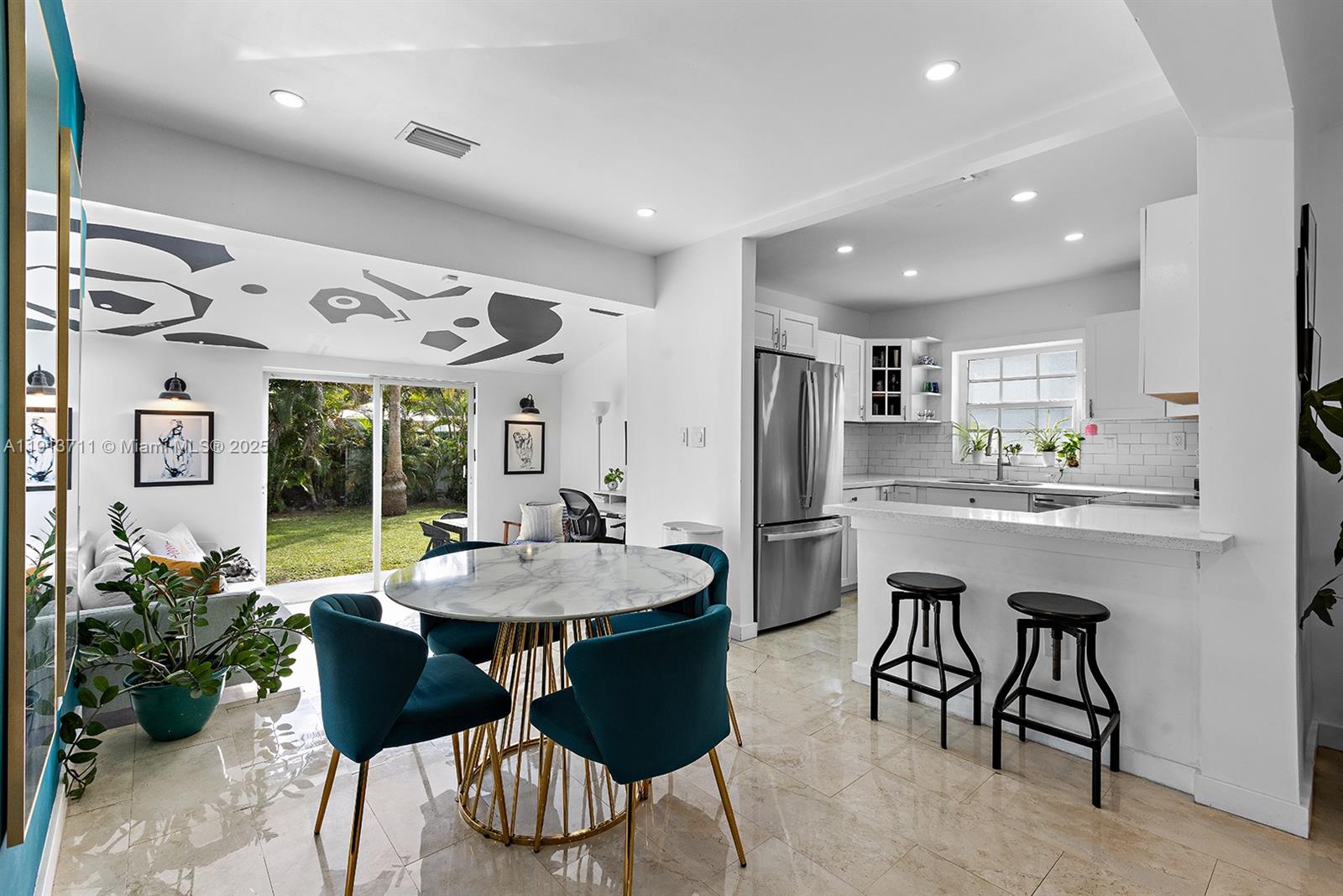 794 NW 45th St Miami, FL 33127