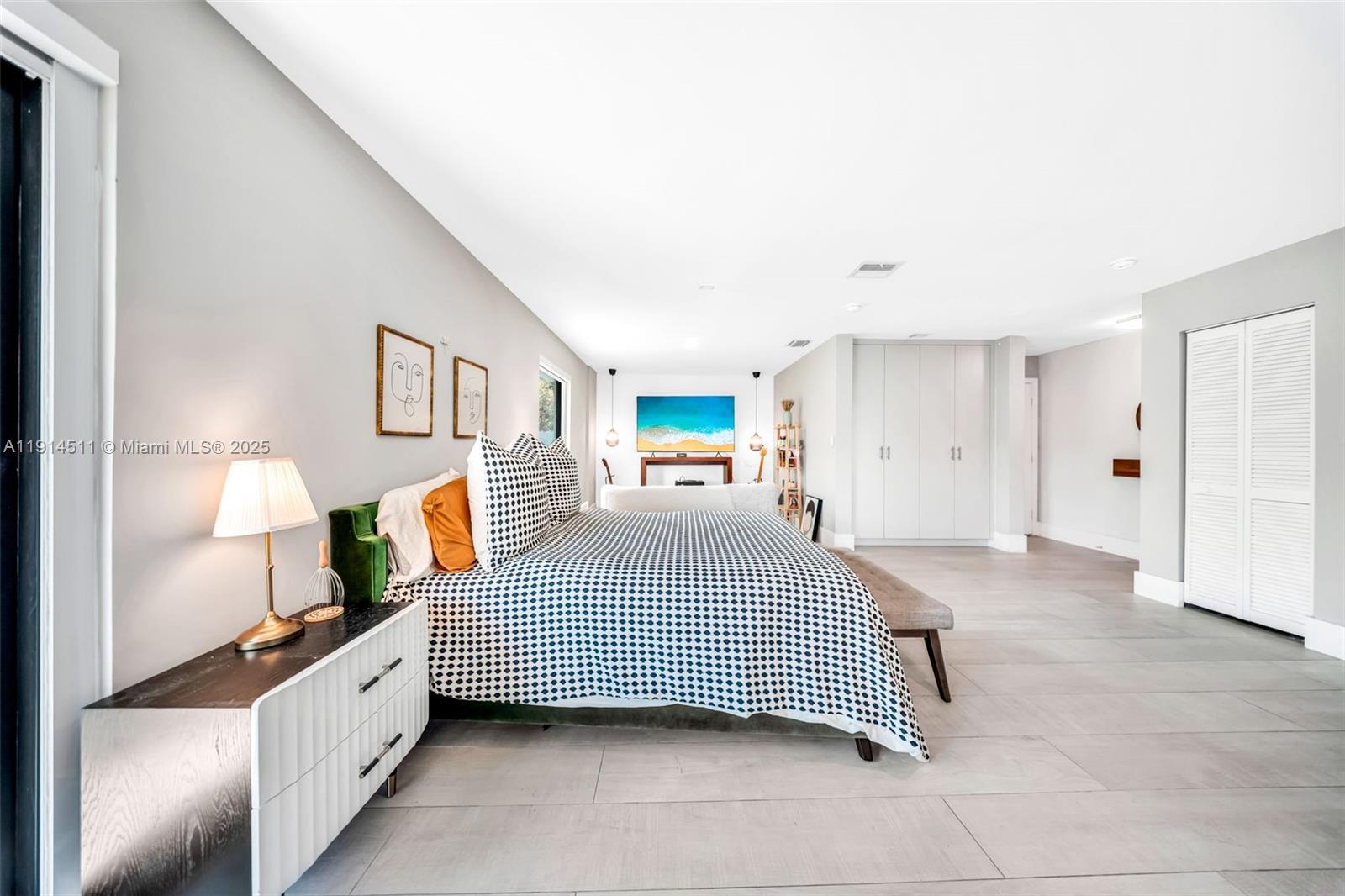 10195 NW 26th St Doral, FL 33172