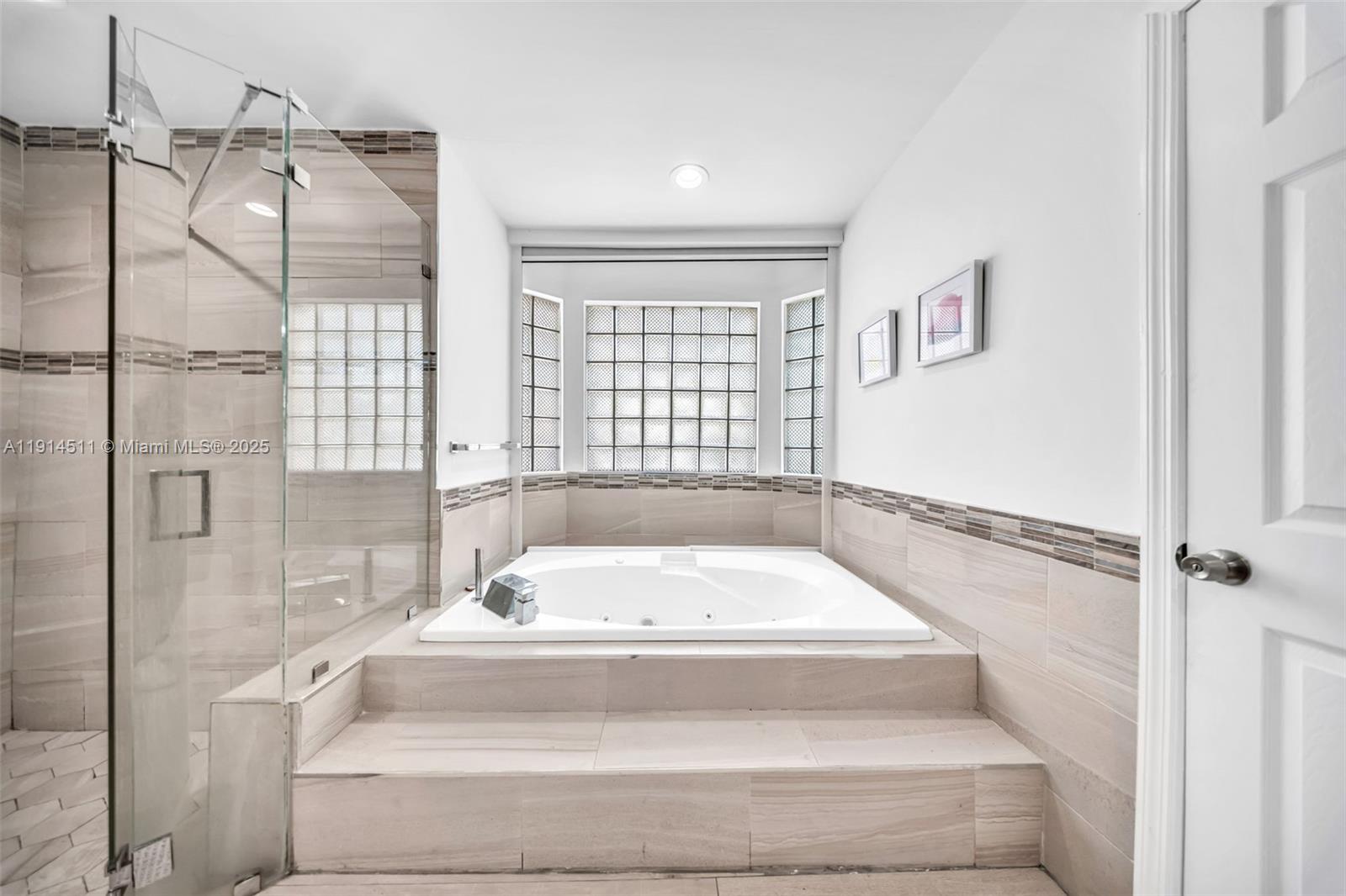 10195 NW 26th St Doral, FL 33172