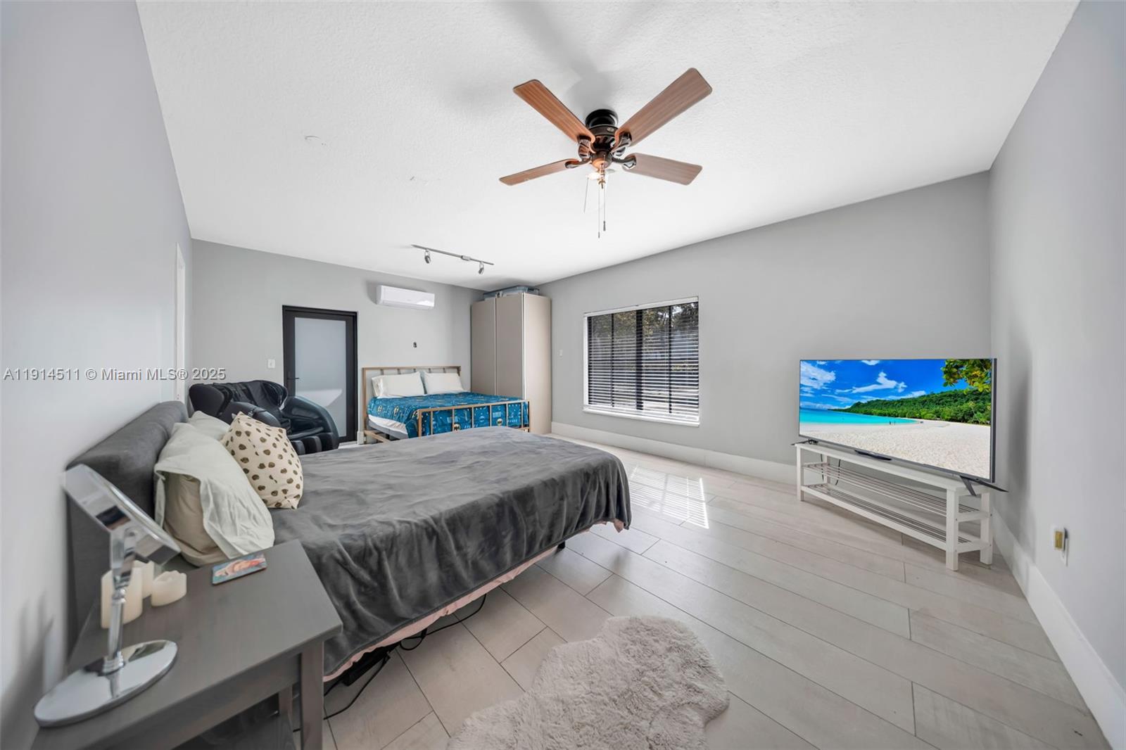 10195 NW 26th St Doral, FL 33172