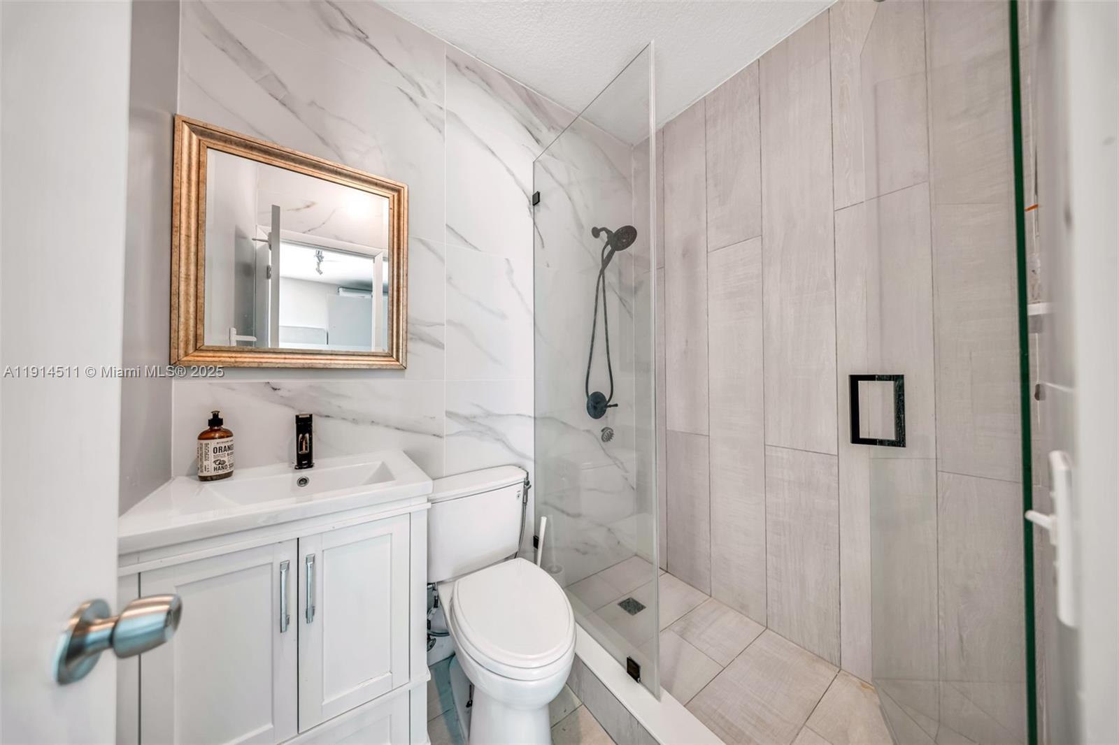 10195 NW 26th St Doral, FL 33172