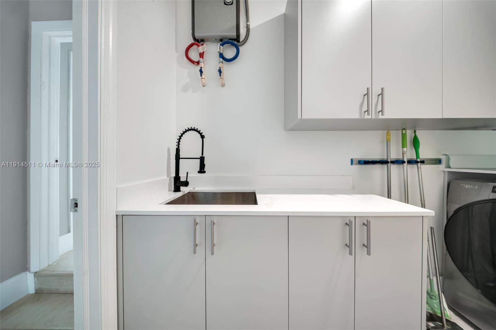 10195 NW 26th St Doral, FL 33172