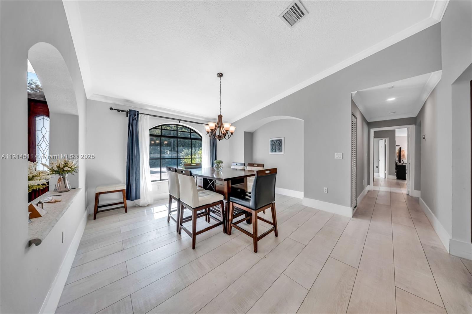 10195 NW 26th St Doral, FL 33172