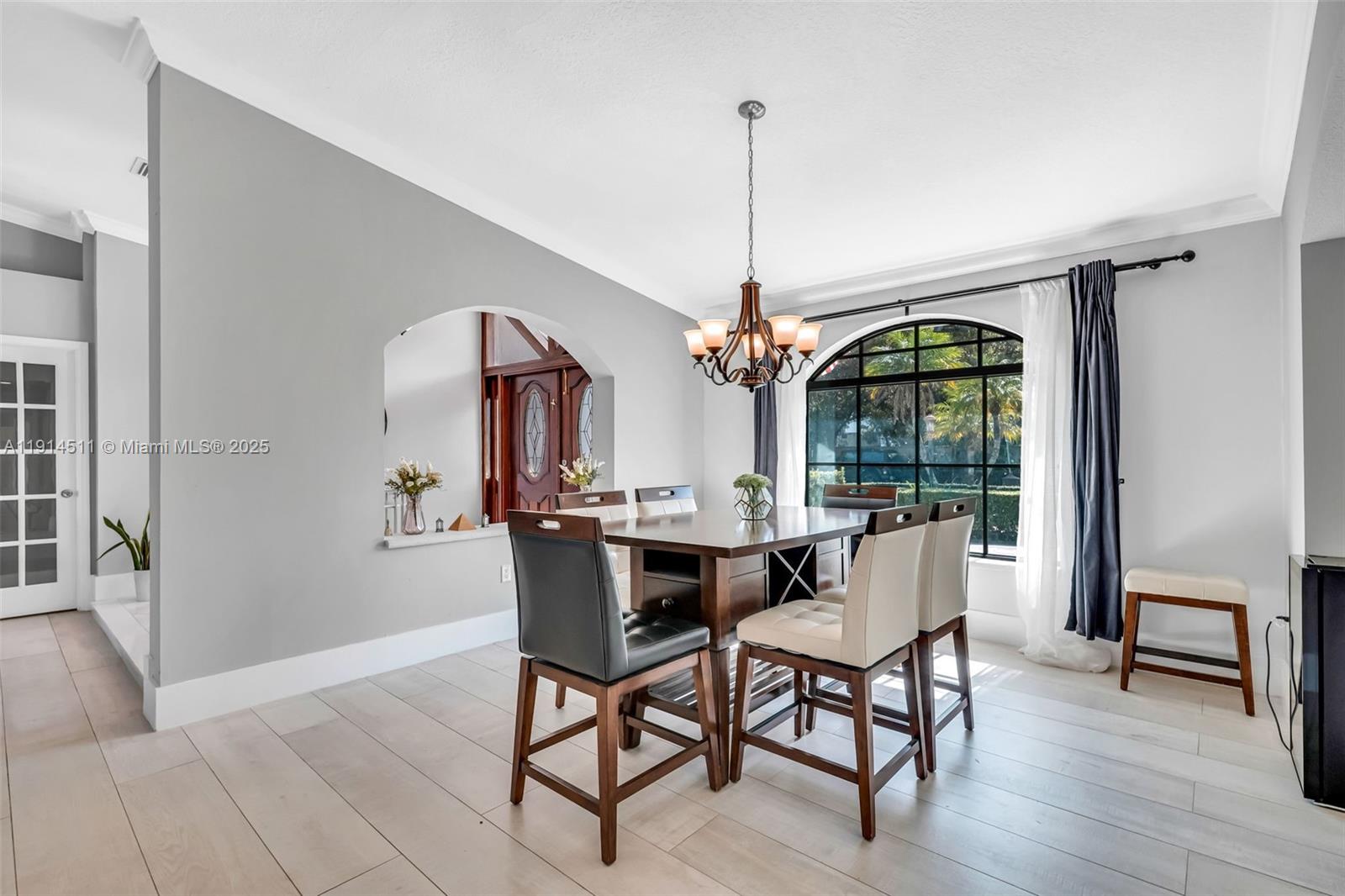 10195 NW 26th St Doral, FL 33172