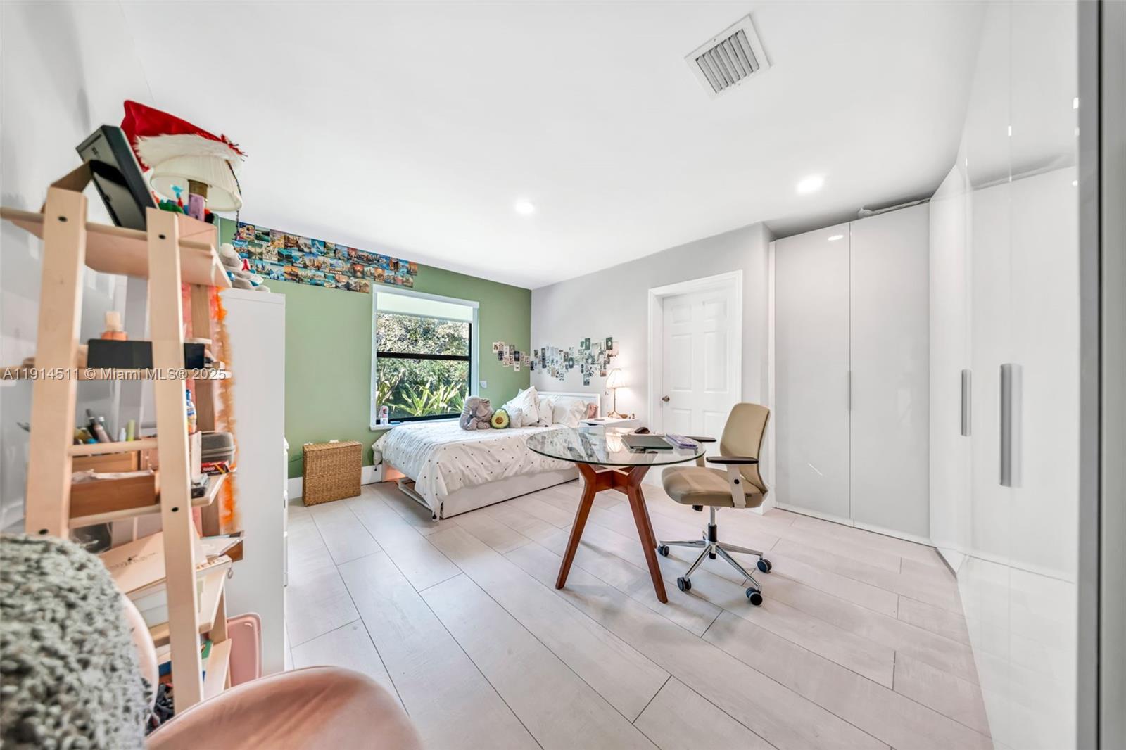 10195 NW 26th St Doral, FL 33172