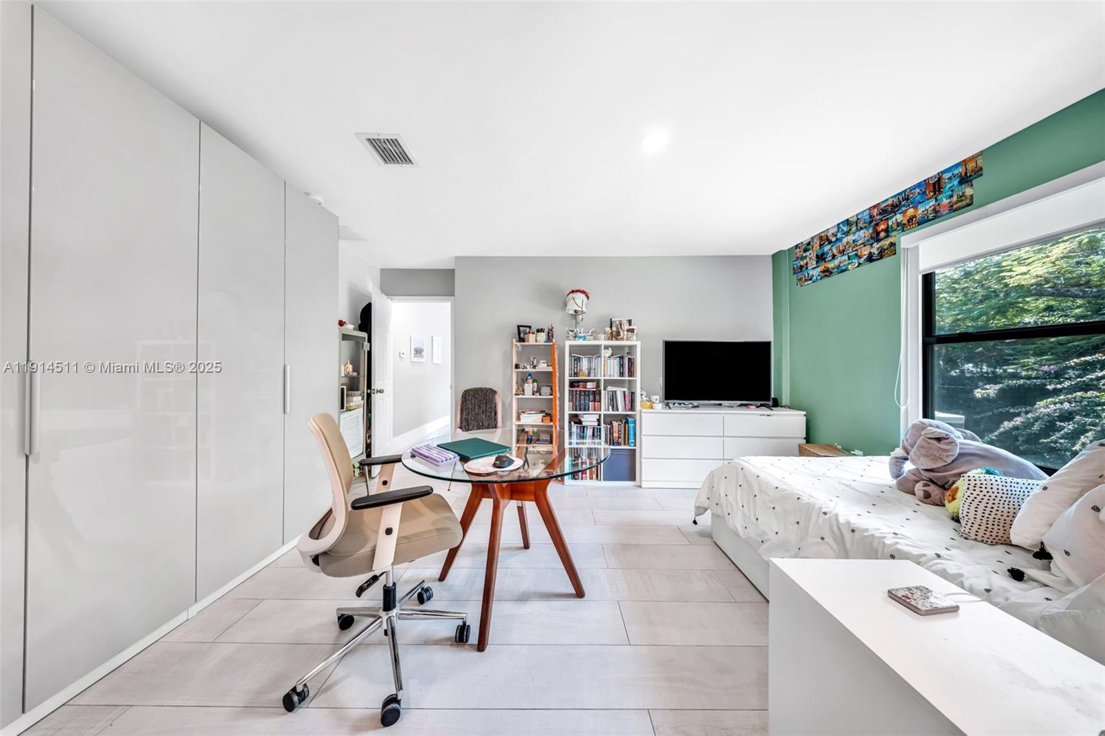 10195 NW 26th St Doral, FL 33172