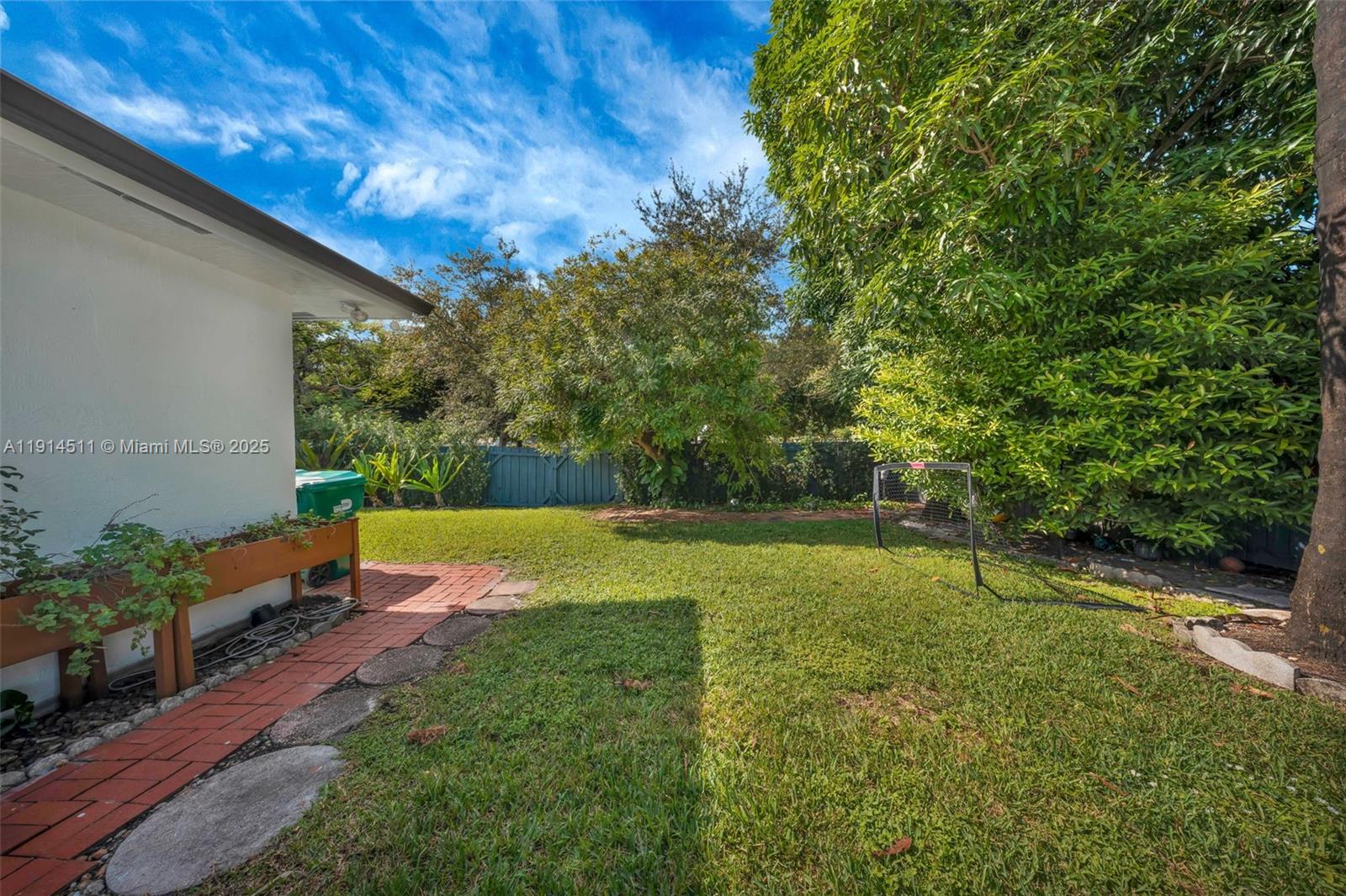 10195 NW 26th St Doral, FL 33172