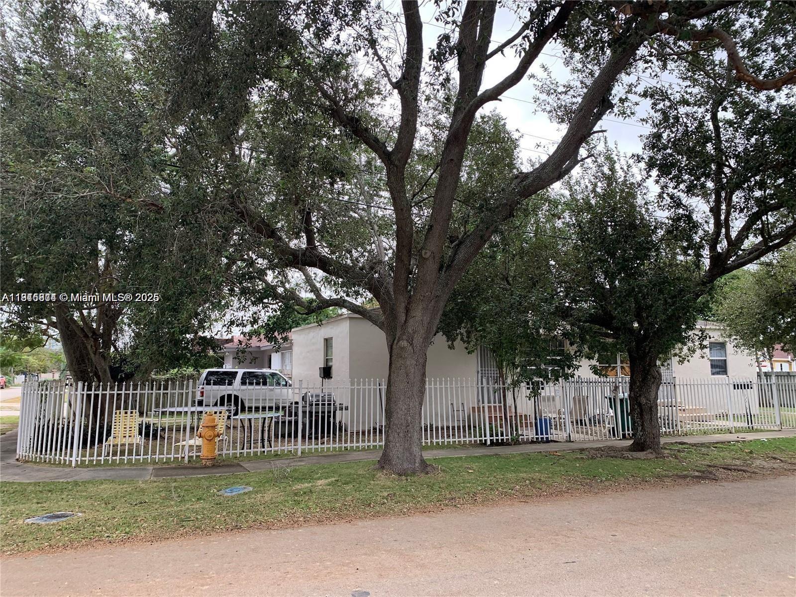 401 NW 81st St Miami, FL 33150