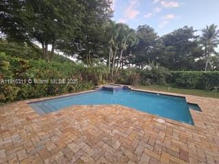 2019 Harbor Vw Cir Weston, FL 33327