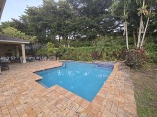 2019 Harbor Vw Cir Weston, FL 33327