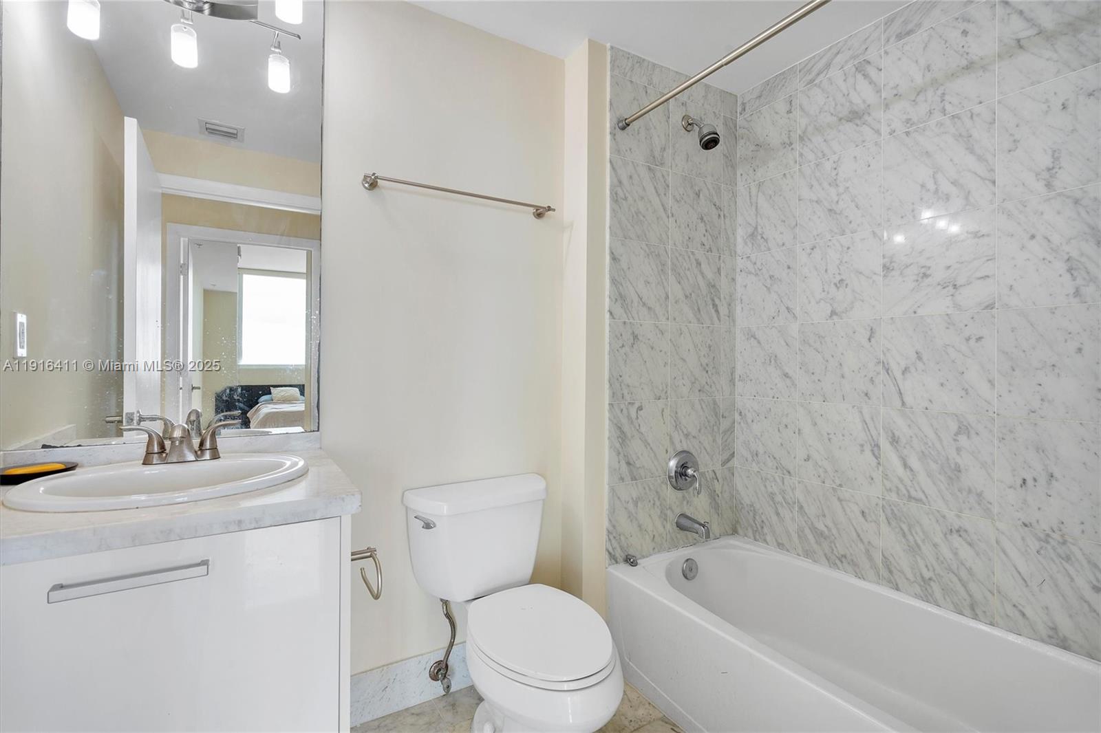 image Vizcayne South Condo12