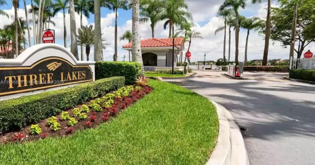 14765 SW 132nd Pl Miami, FL 33186