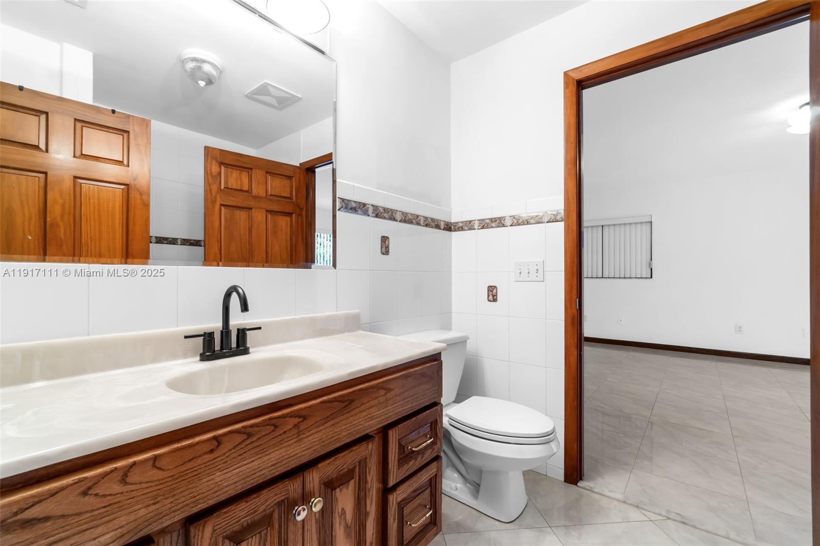 9085 SW 157th St Palmetto Bay, FL 33157