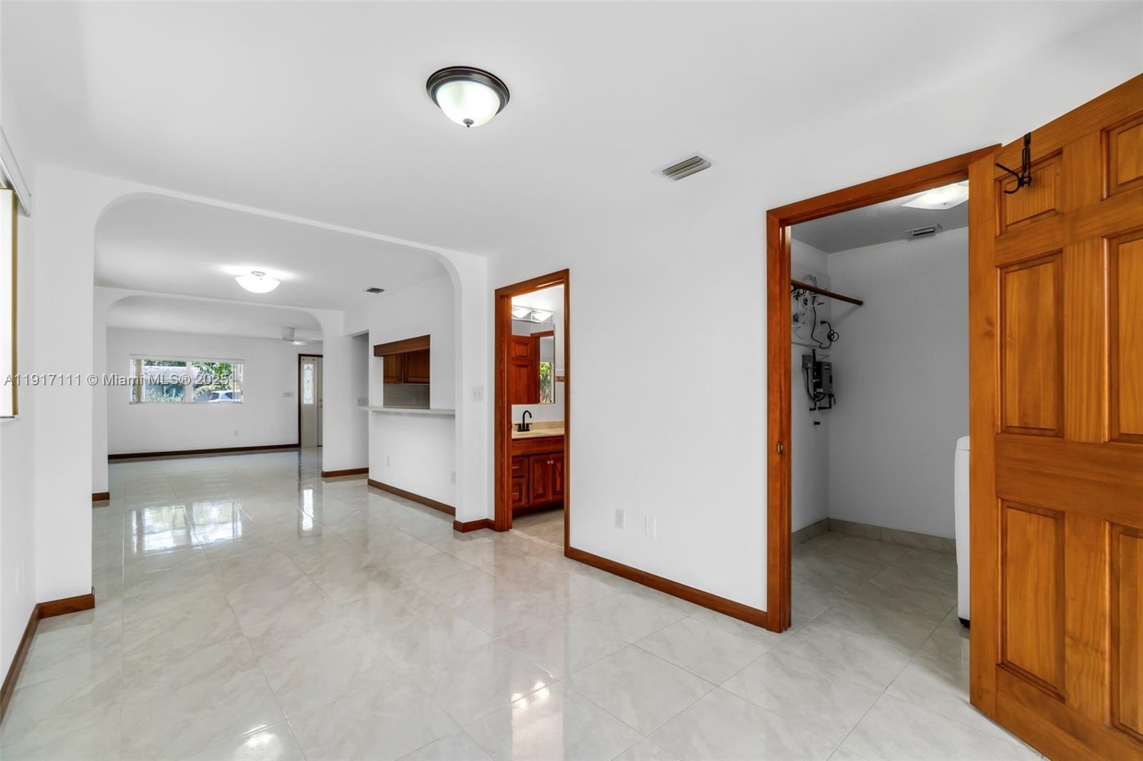 9085 SW 157th St Palmetto Bay, FL 33157