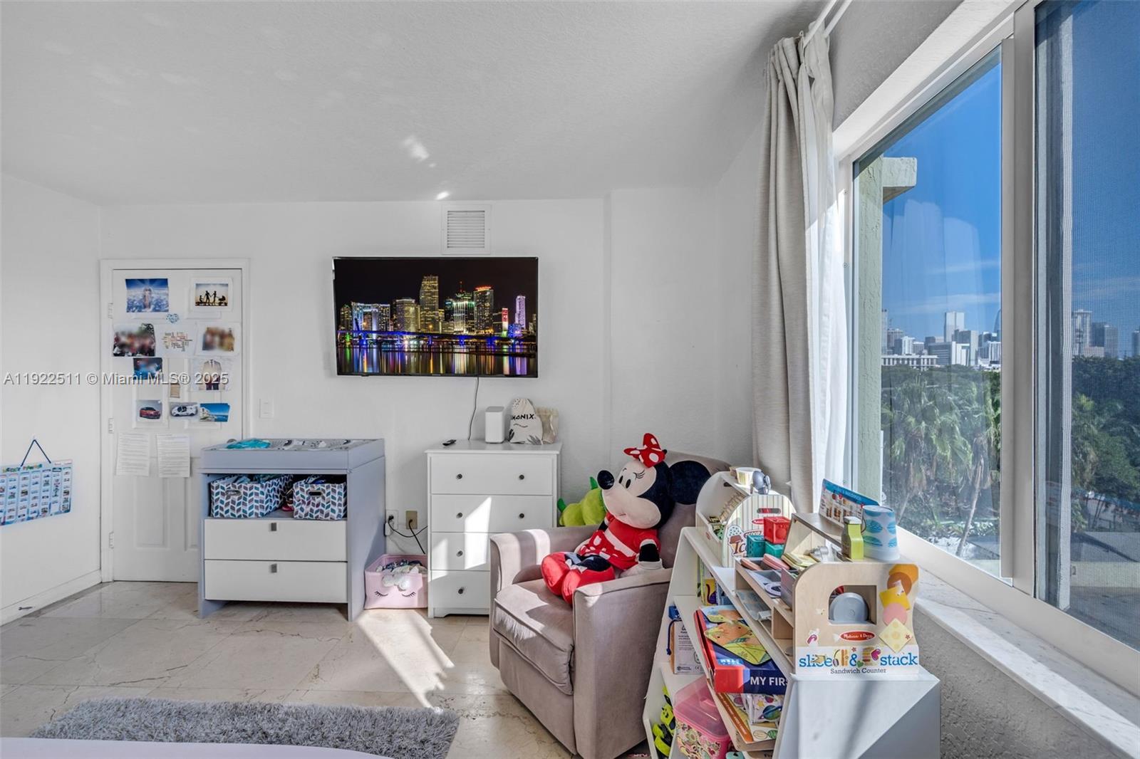 816 NW 11th St #607 Miami, FL 33136