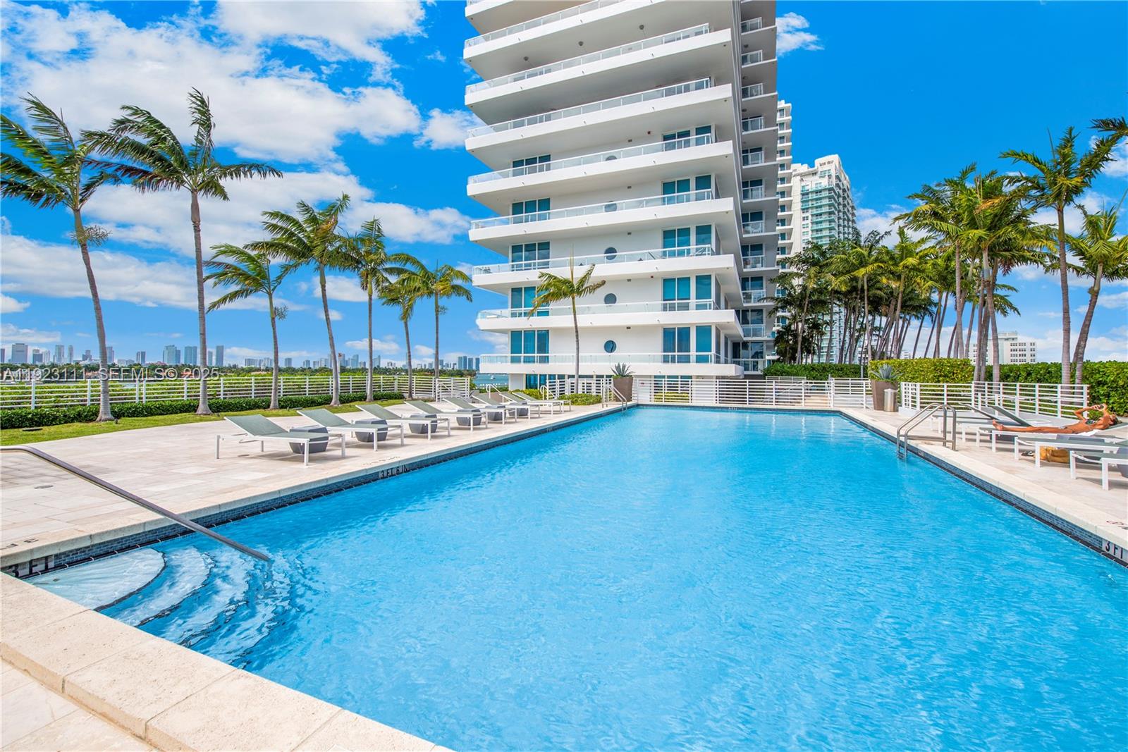 540 West Ave #1514 Miami Beach, FL 33139