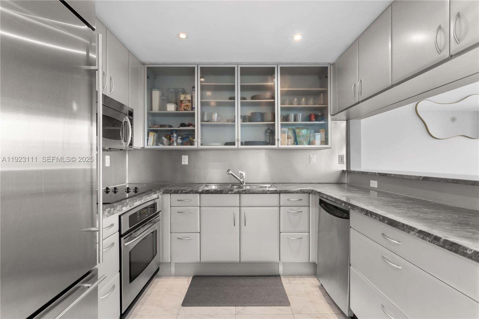 540 West Ave #1514 Miami Beach, FL 33139