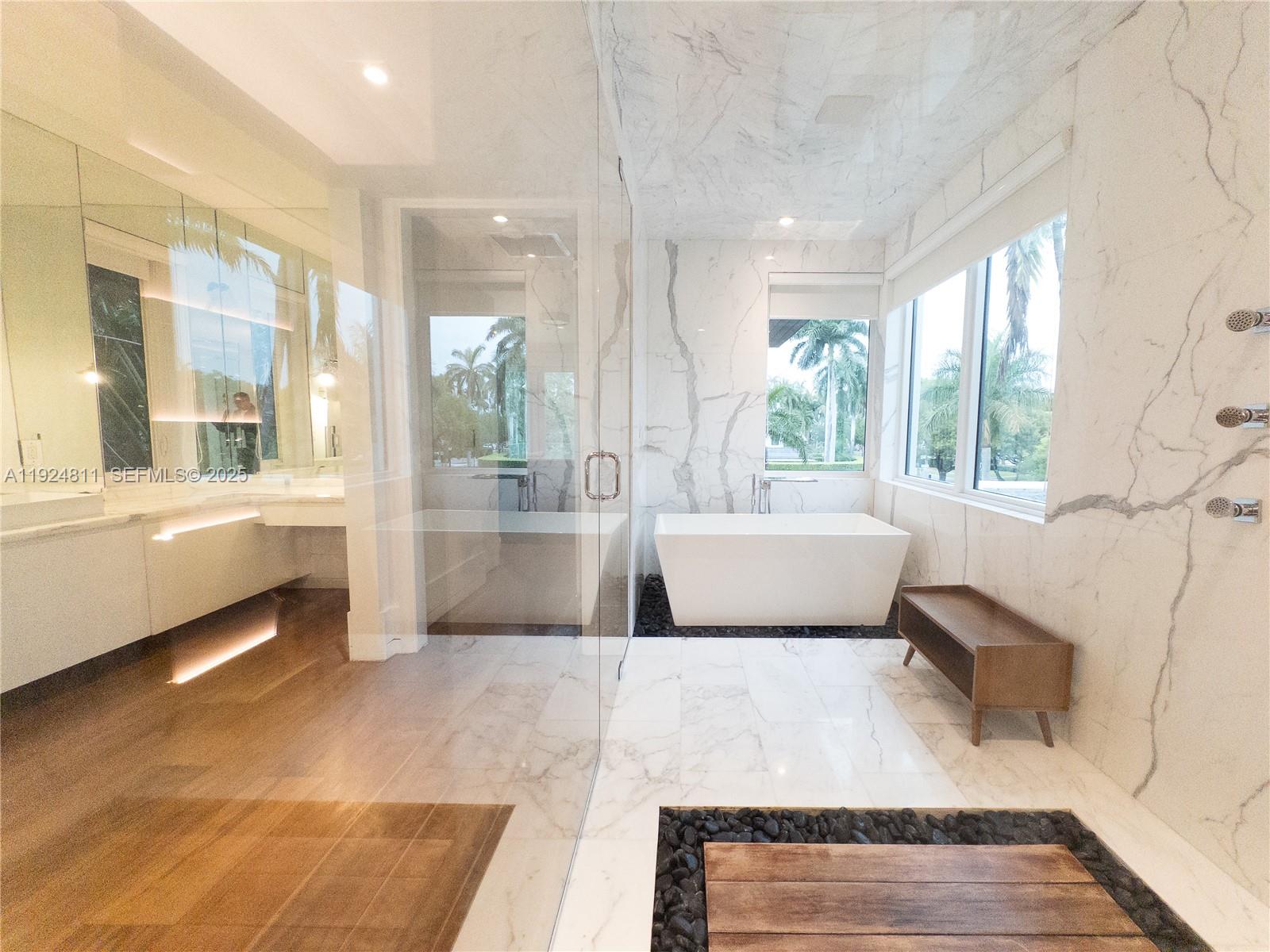 327 E Rivo Alto Dr Miami Beach, FL 33139