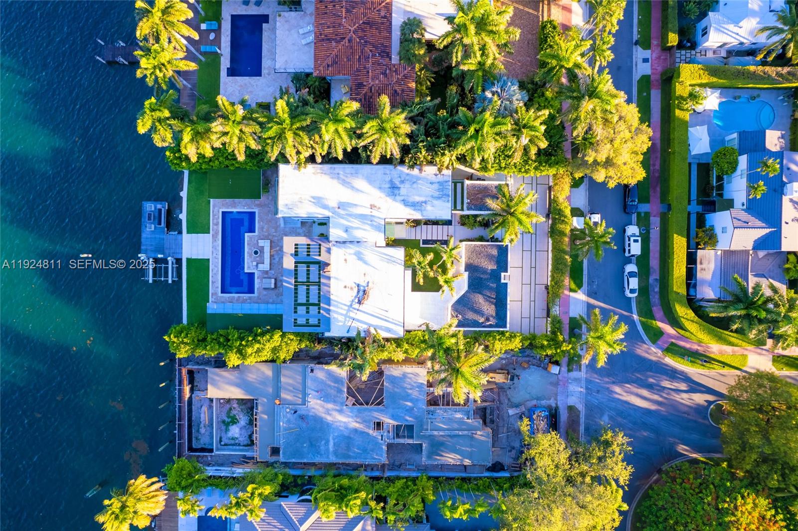 327 E Rivo Alto Dr Miami Beach, FL 33139