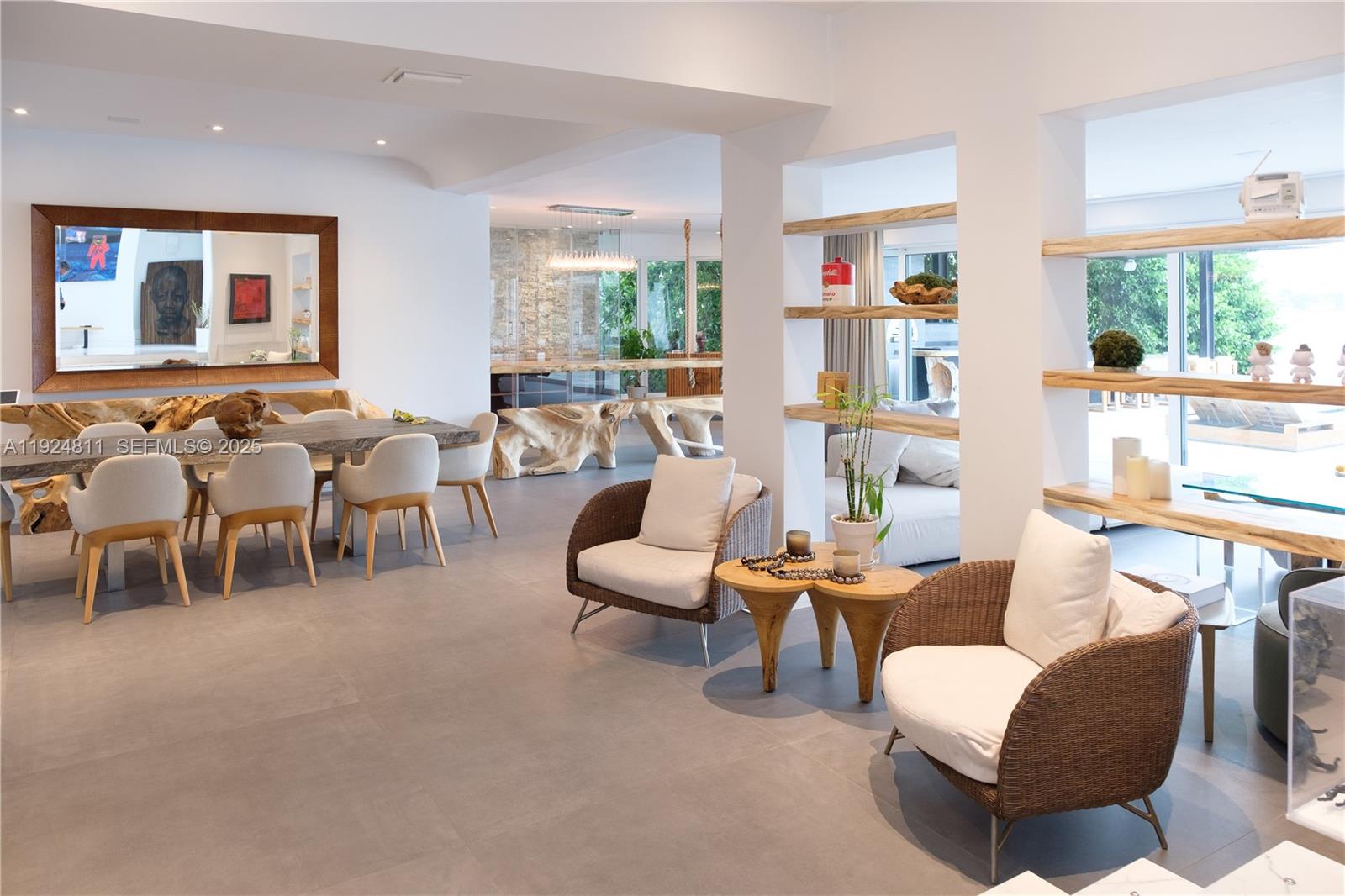 327 E Rivo Alto Dr Miami Beach, FL 33139