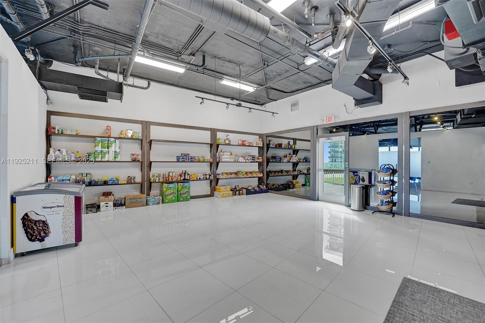 601 NE 36th St #811 Miami, FL 33137