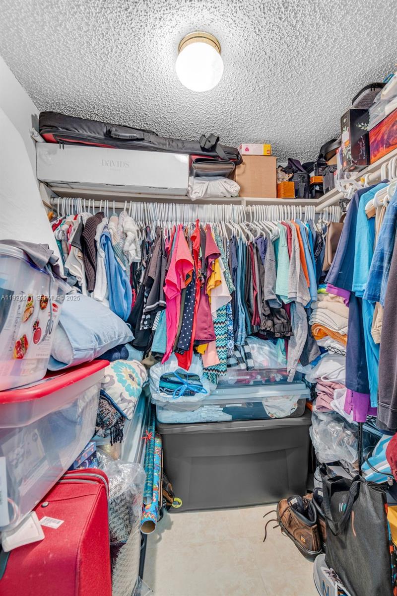 1900 W 68th St #F302 Hialeah, FL 33014