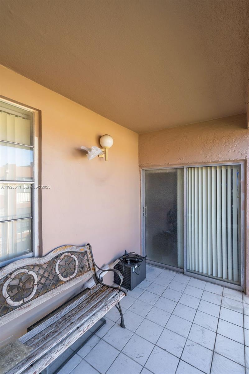 1900 W 68th St #F302 Hialeah, FL 33014