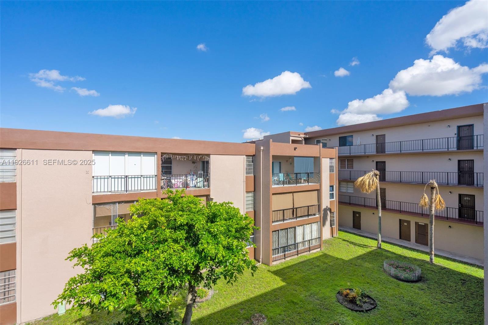 1900 W 68th St #F302 Hialeah, FL 33014