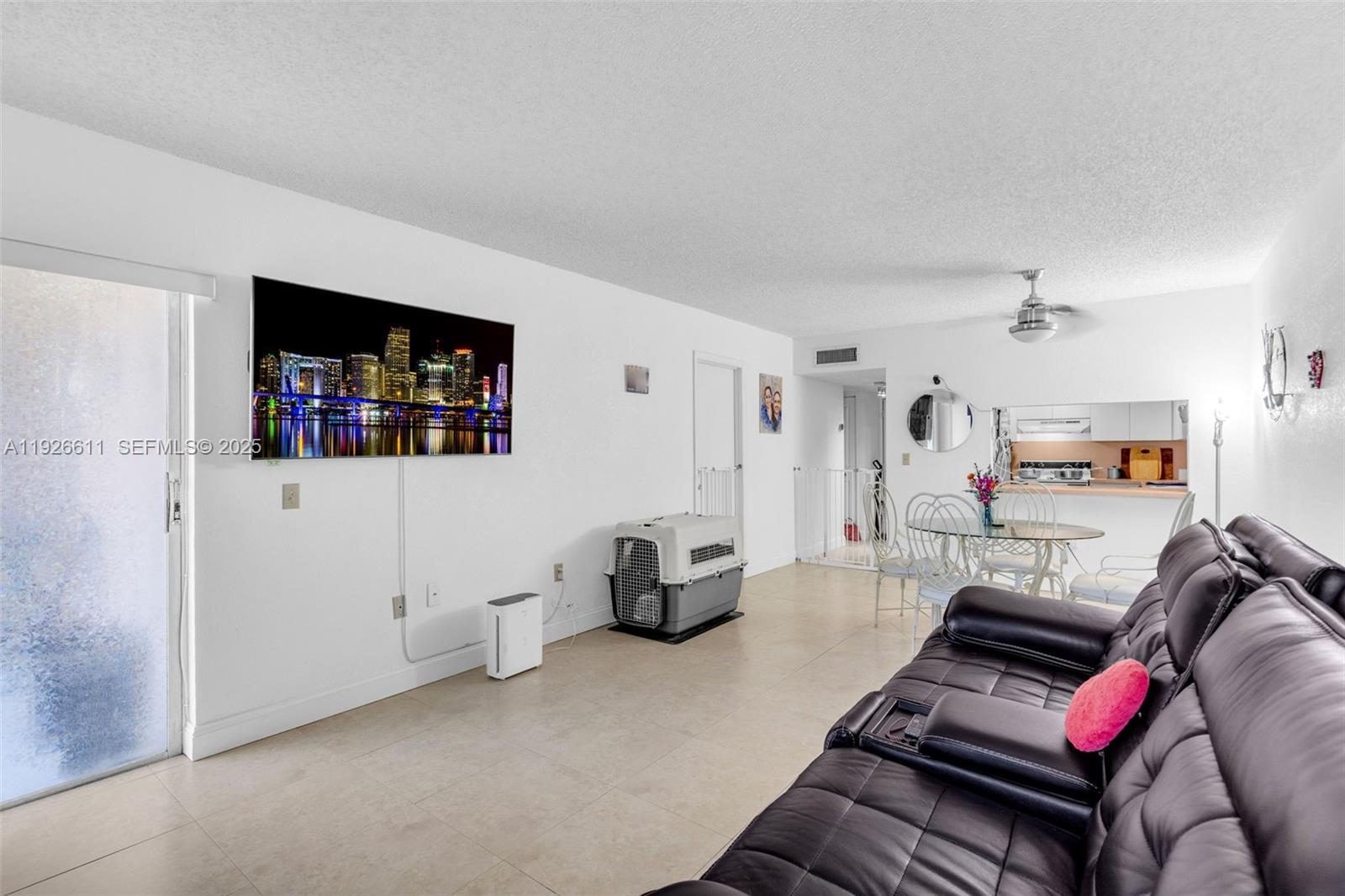 1900 W 68th St #F302 Hialeah, FL 33014