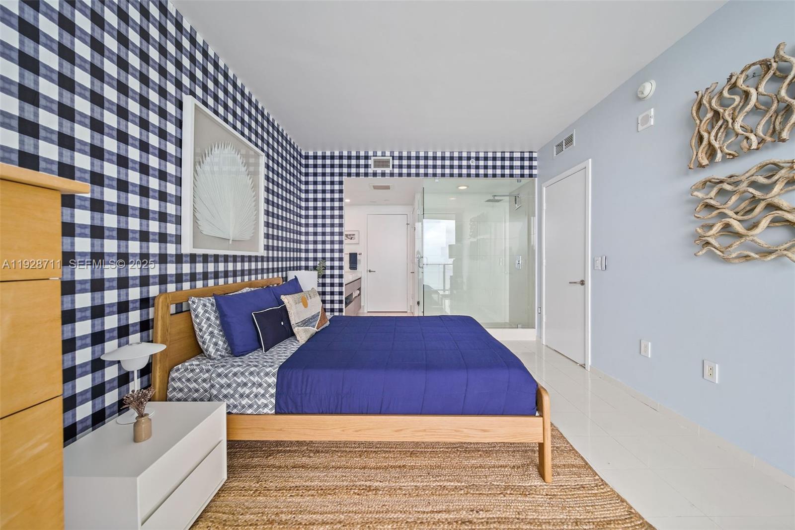 460 NE 28th St #3904 Miami, FL 33137