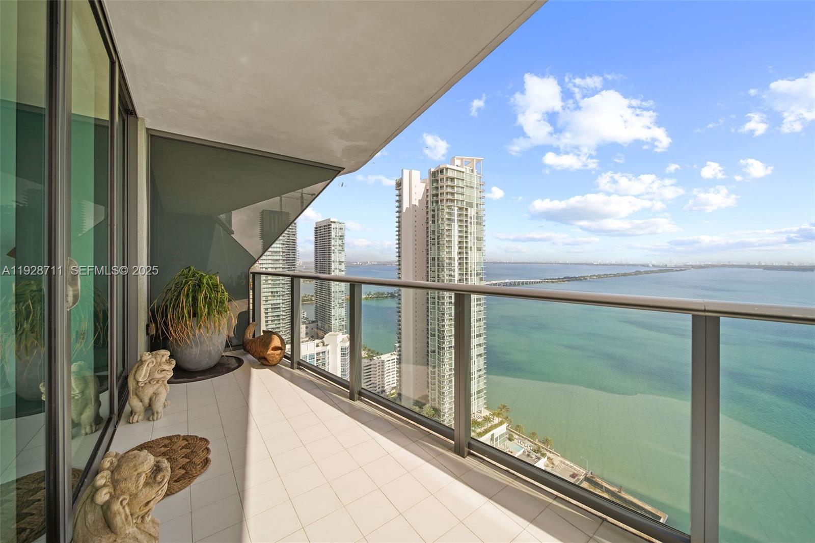 460 NE 28th St #3904 Miami, FL 33137