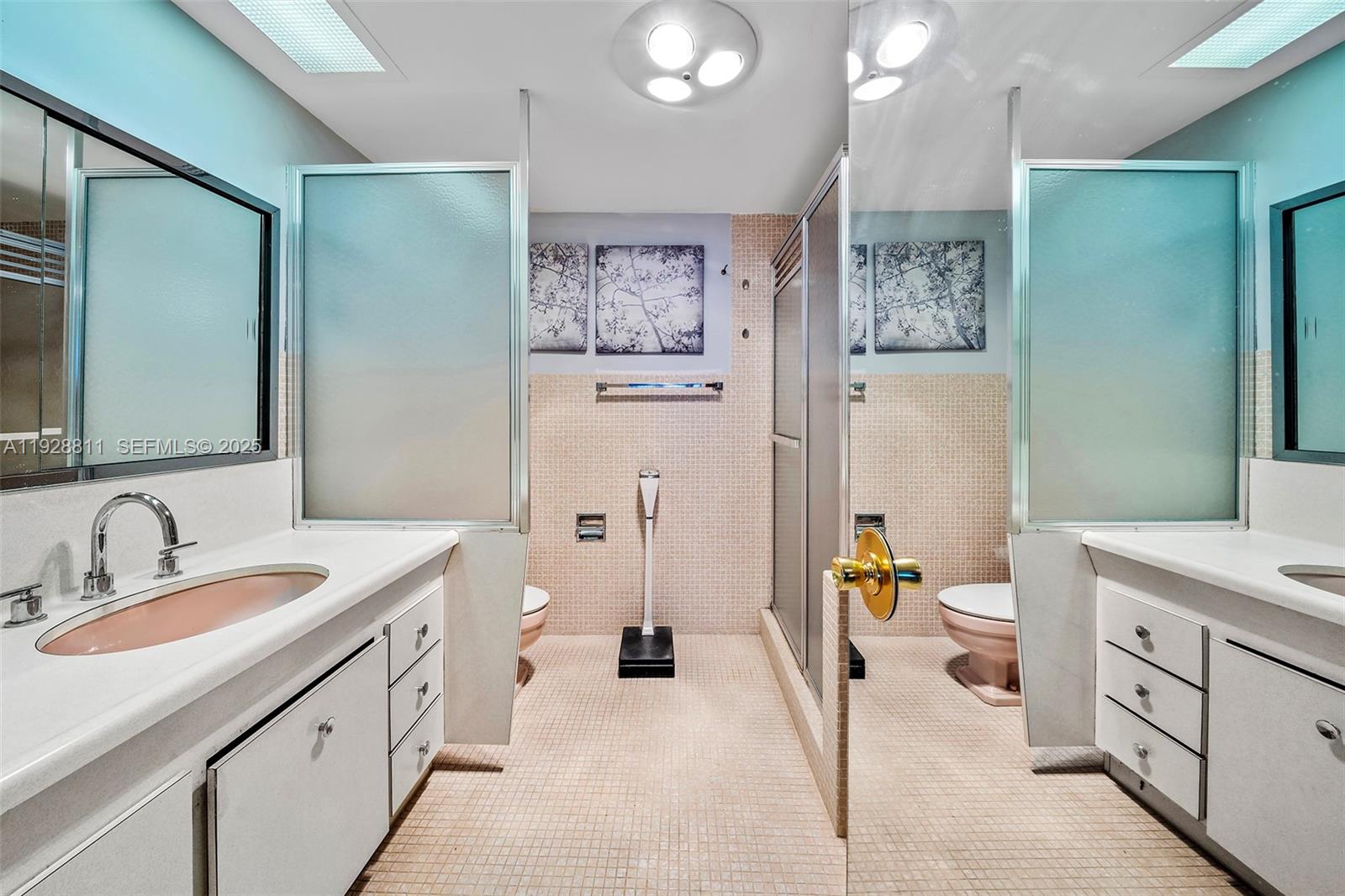 5255 Collins Ave #10A Miami Beach, FL 33140