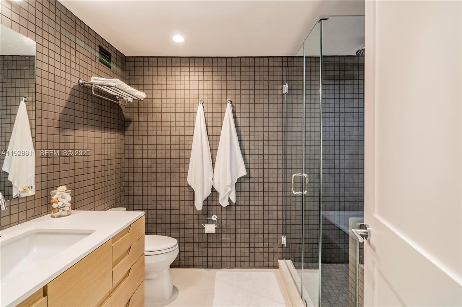 5255 Collins Ave #10A Miami Beach, FL 33140