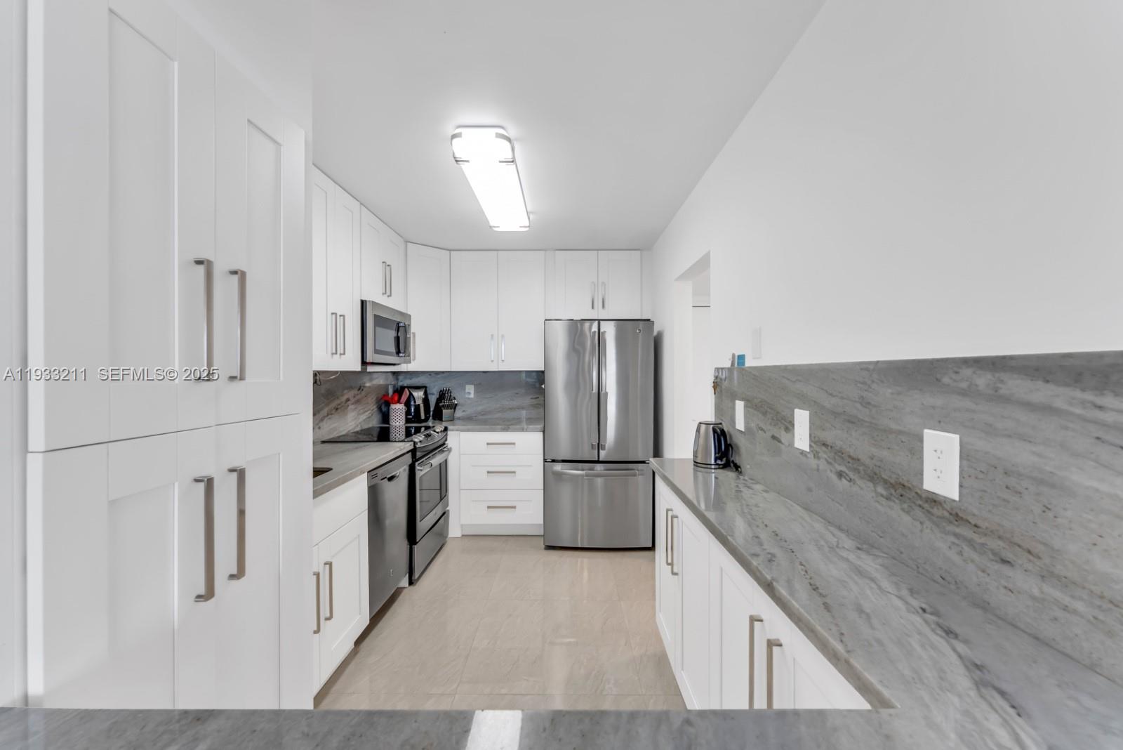 3701 N Country Clb Dr #1408 Aventura, FL 33180