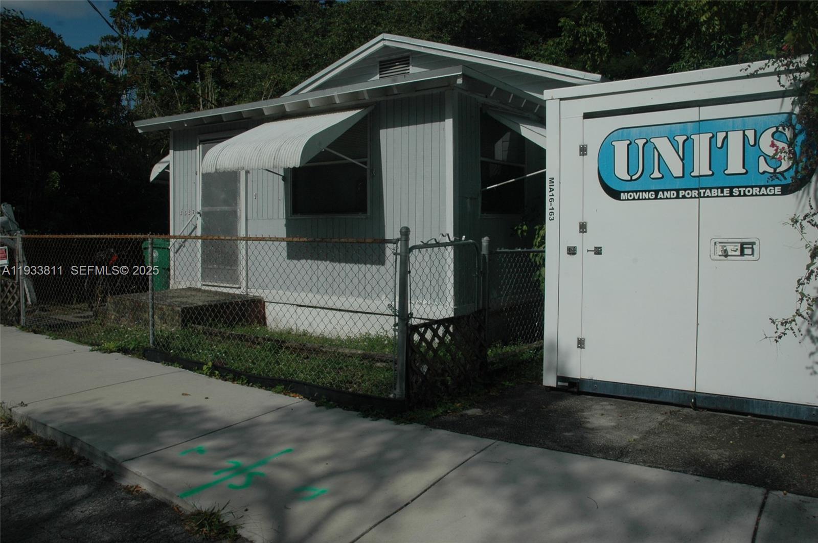 3537 Charles Ave Miami, FL 33133