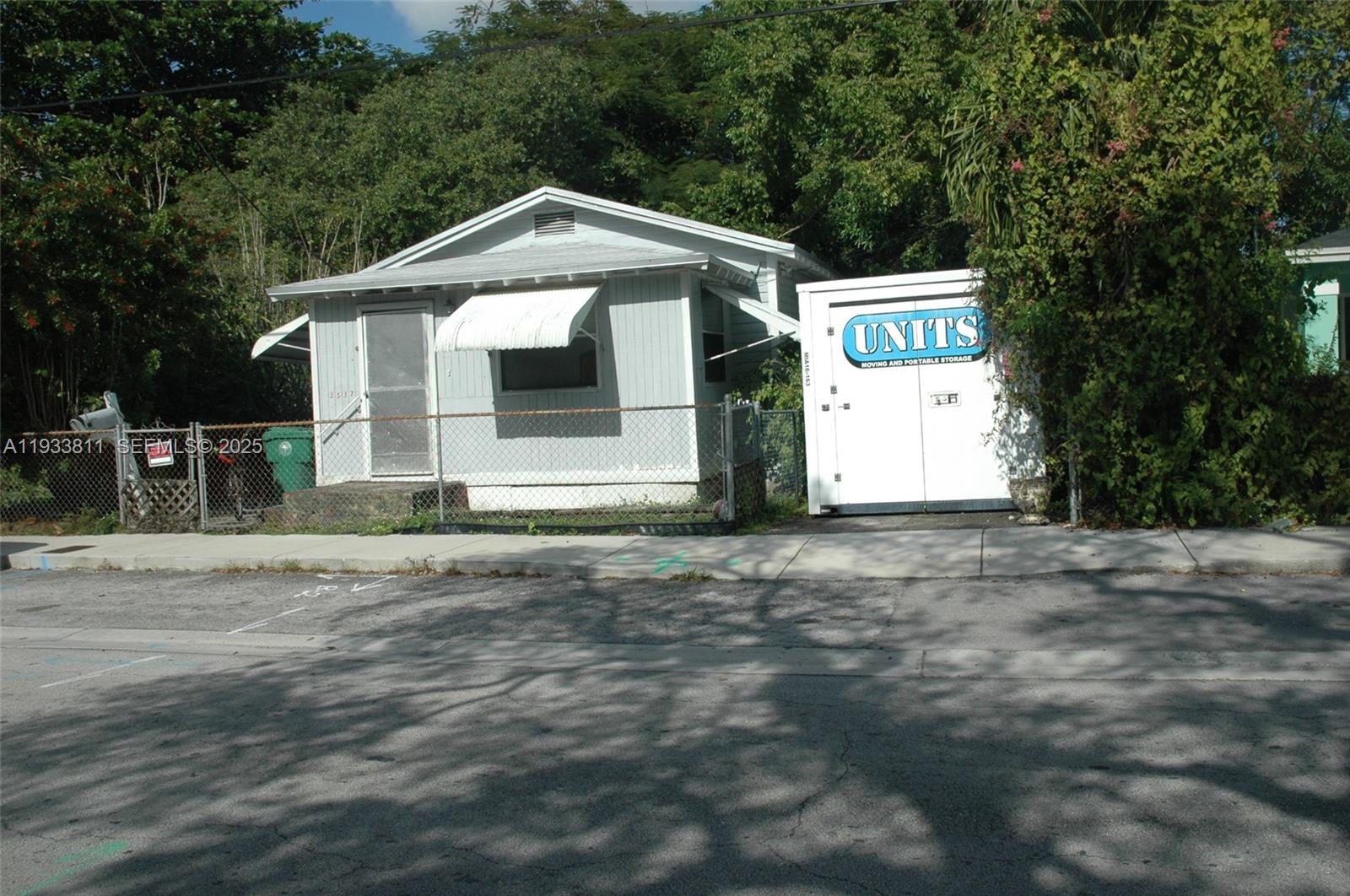 3537 Charles Ave Miami, FL 33133