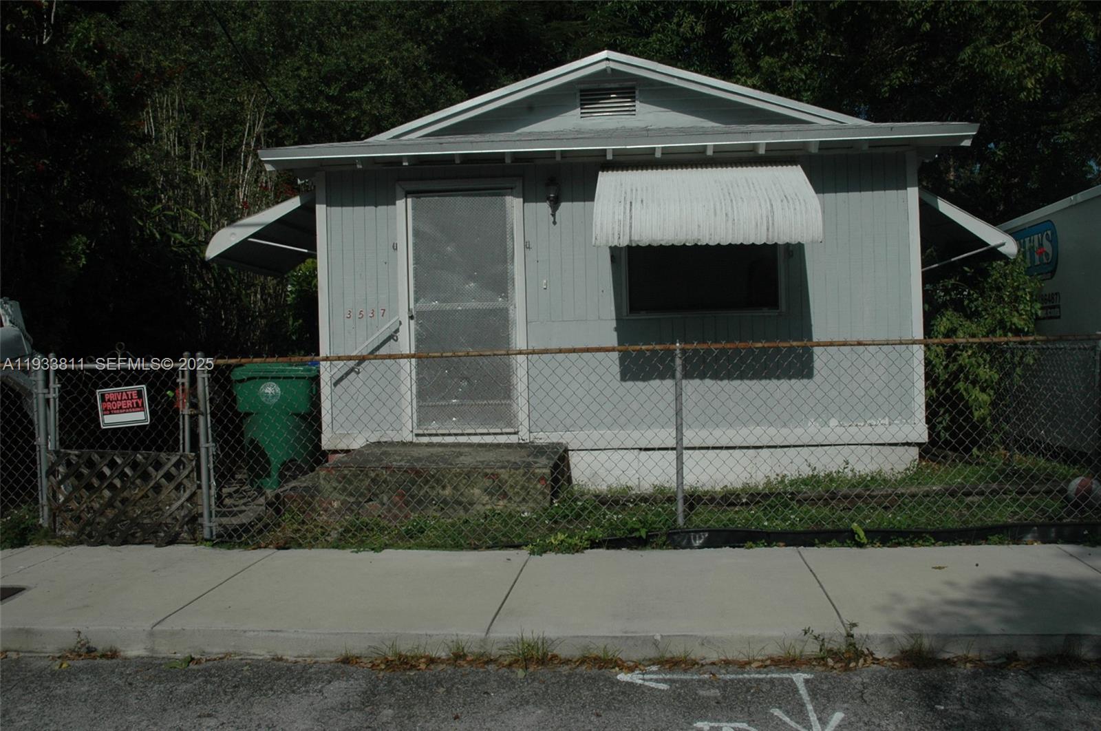 3537 Charles Ave Miami, FL 33133