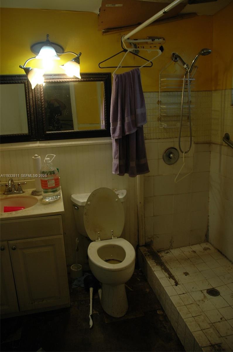 3537 Charles Ave Miami, FL 33133